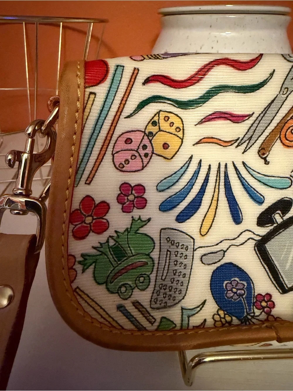 DOONEY & BOURKE White Whimsy Wristlet(EUC)
